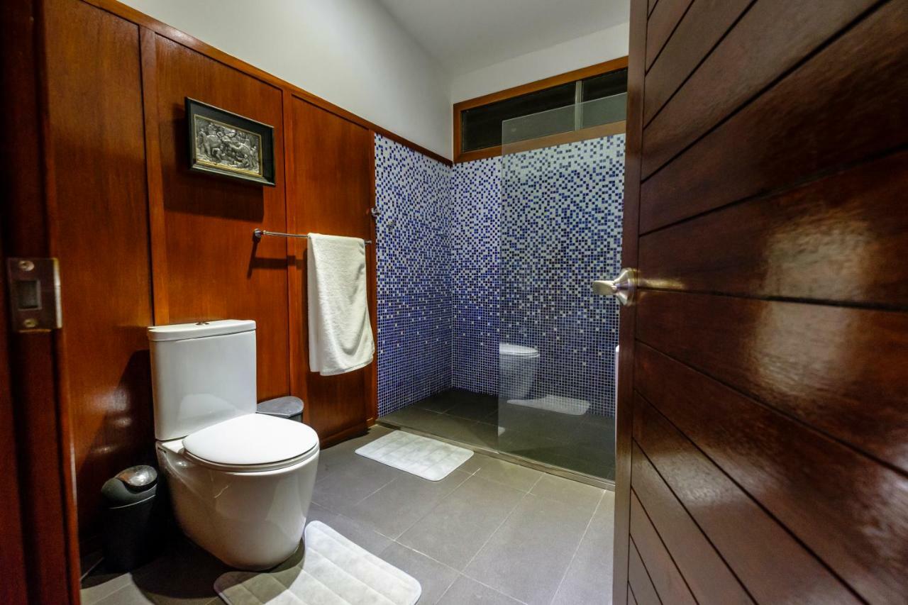 לאמאי ביץ' Stunning Villa With Ocean Views And Free Car מראה חיצוני תמונה