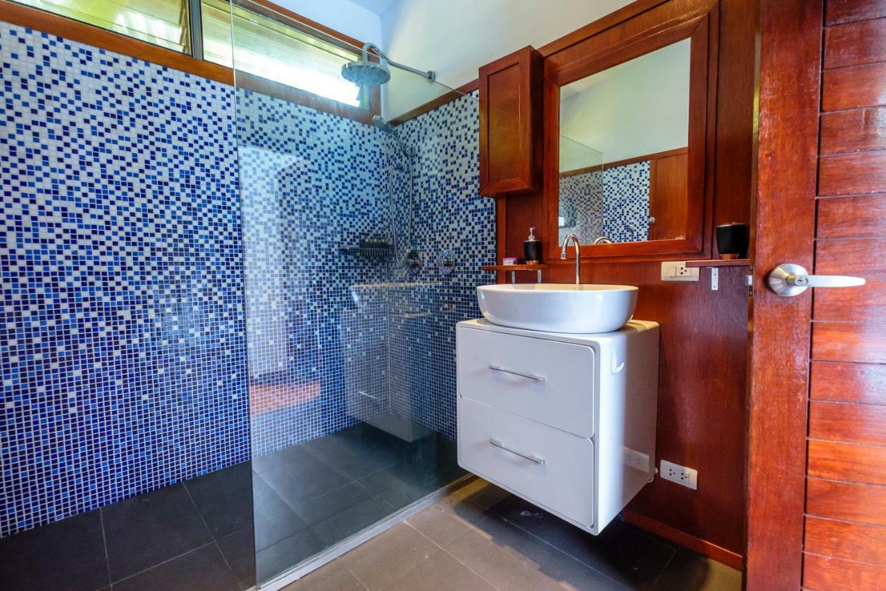 לאמאי ביץ' Stunning Villa With Ocean Views And Free Car מראה חיצוני תמונה